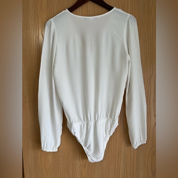 Lovers and Friends Revolve Long Sleeve White Bodysuit Small Surplice Wrap - Picture 2 of 9